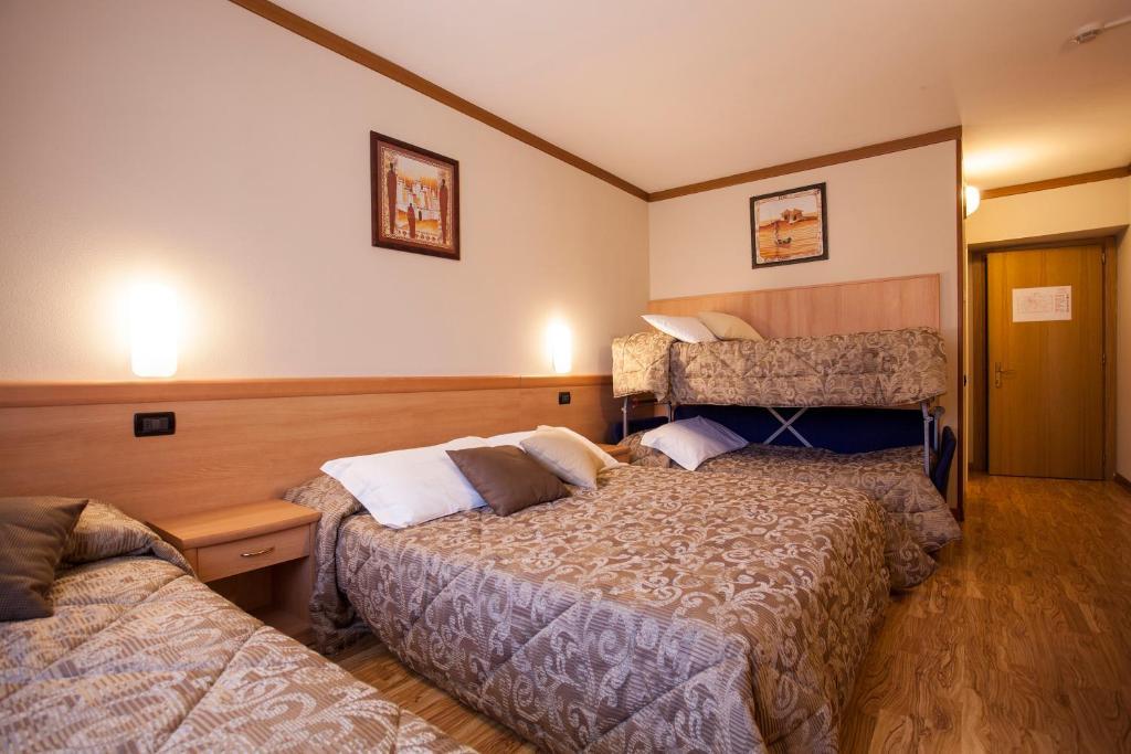Hotel Vittoria Folgaria Habitación foto